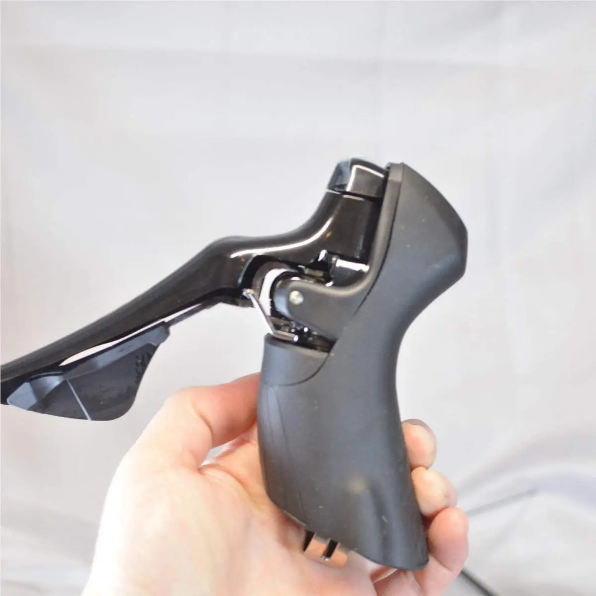 Shimano  - 105 R7000 - ST-R7000 - Black 2