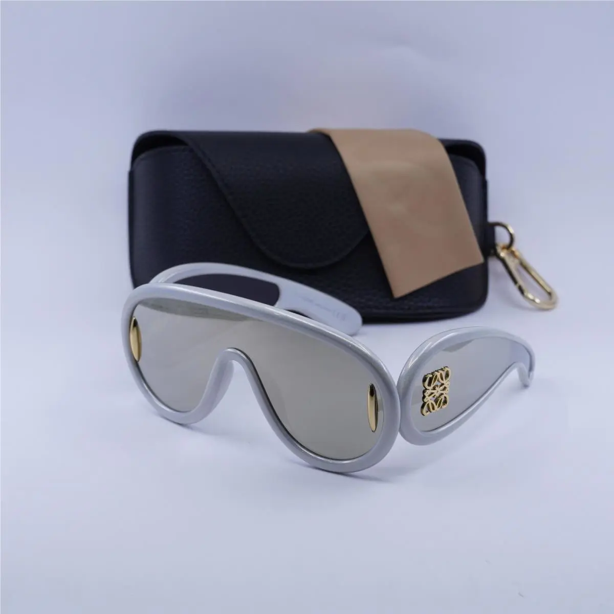 Loewe LW40108I 24C Light Grey/gold/grey Gold Mirror 140-00-145 Sunglasses
