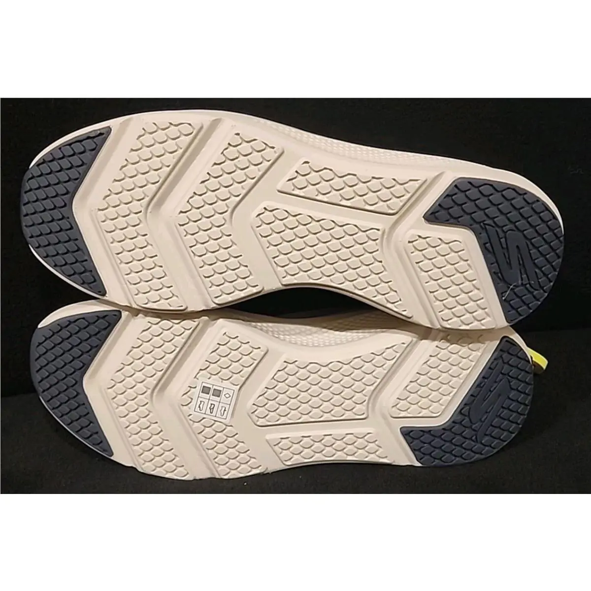 Skechers shoes - Skechers GO RUN Elevate - RUN Elevate - Navy Gray (UPC: 195969897430) 4