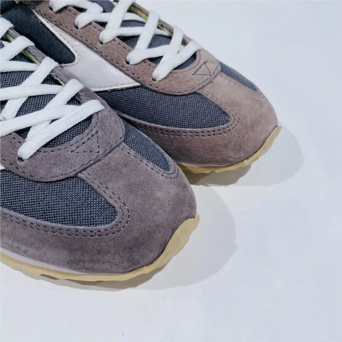 Brooks shoes - Gray 3