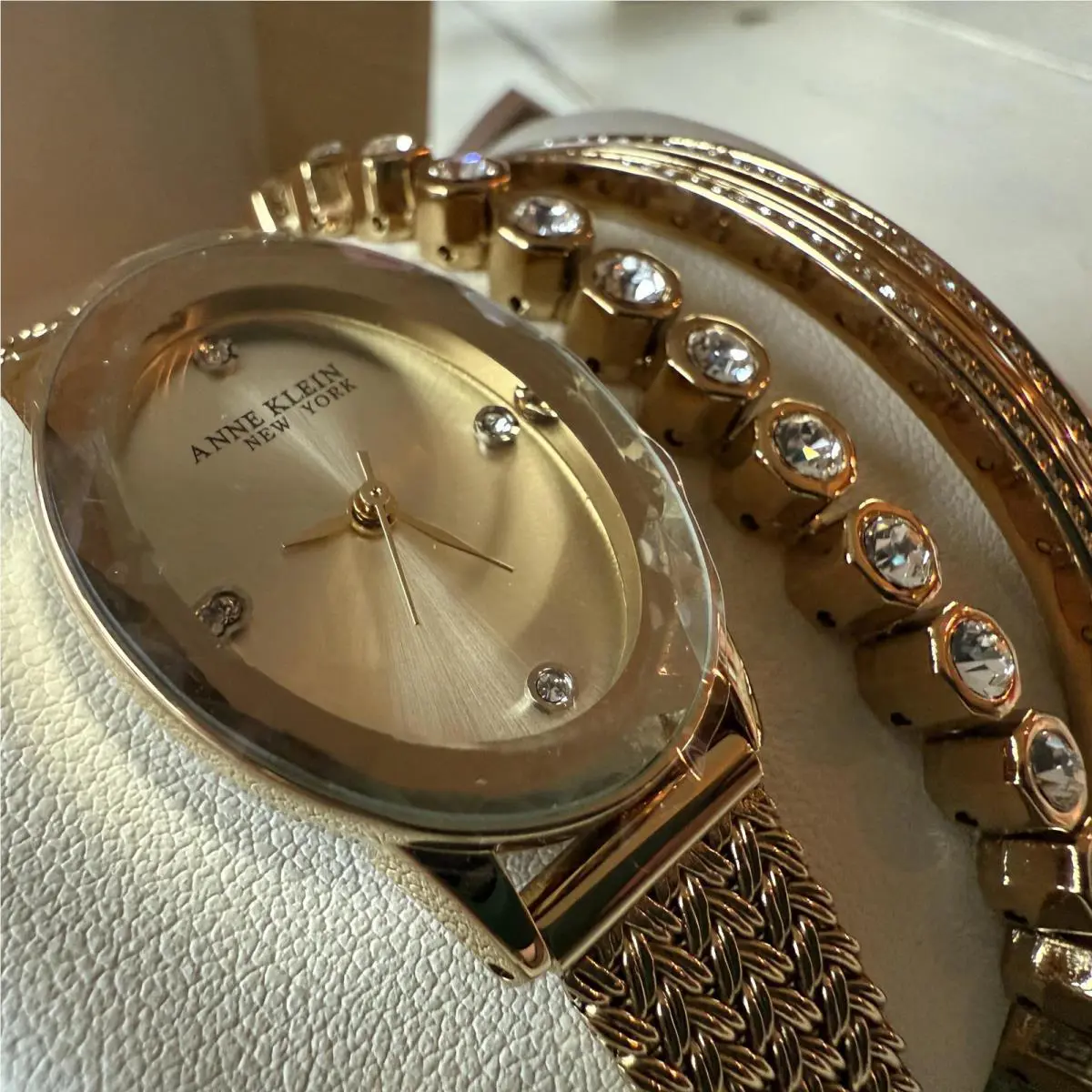 Anne Klein York Womens Gold Tone Watch Bracelet Set 12-7768GPST Tested