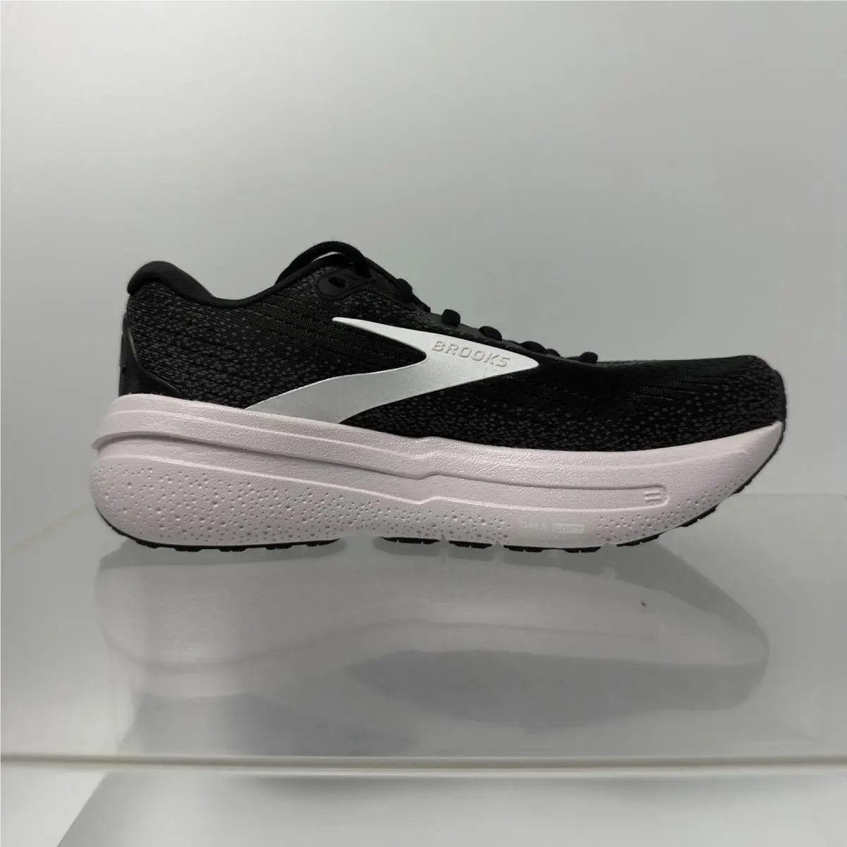 Brooks shoes - Brooks Ghost Max 2 - Ghost Max - 1204201B077 - Black 1