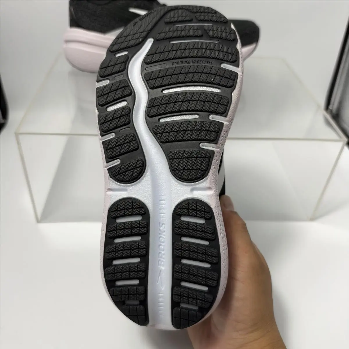 Brooks shoes - Brooks Ghost Max 2 - Ghost Max - 1204201B077 - Black 6