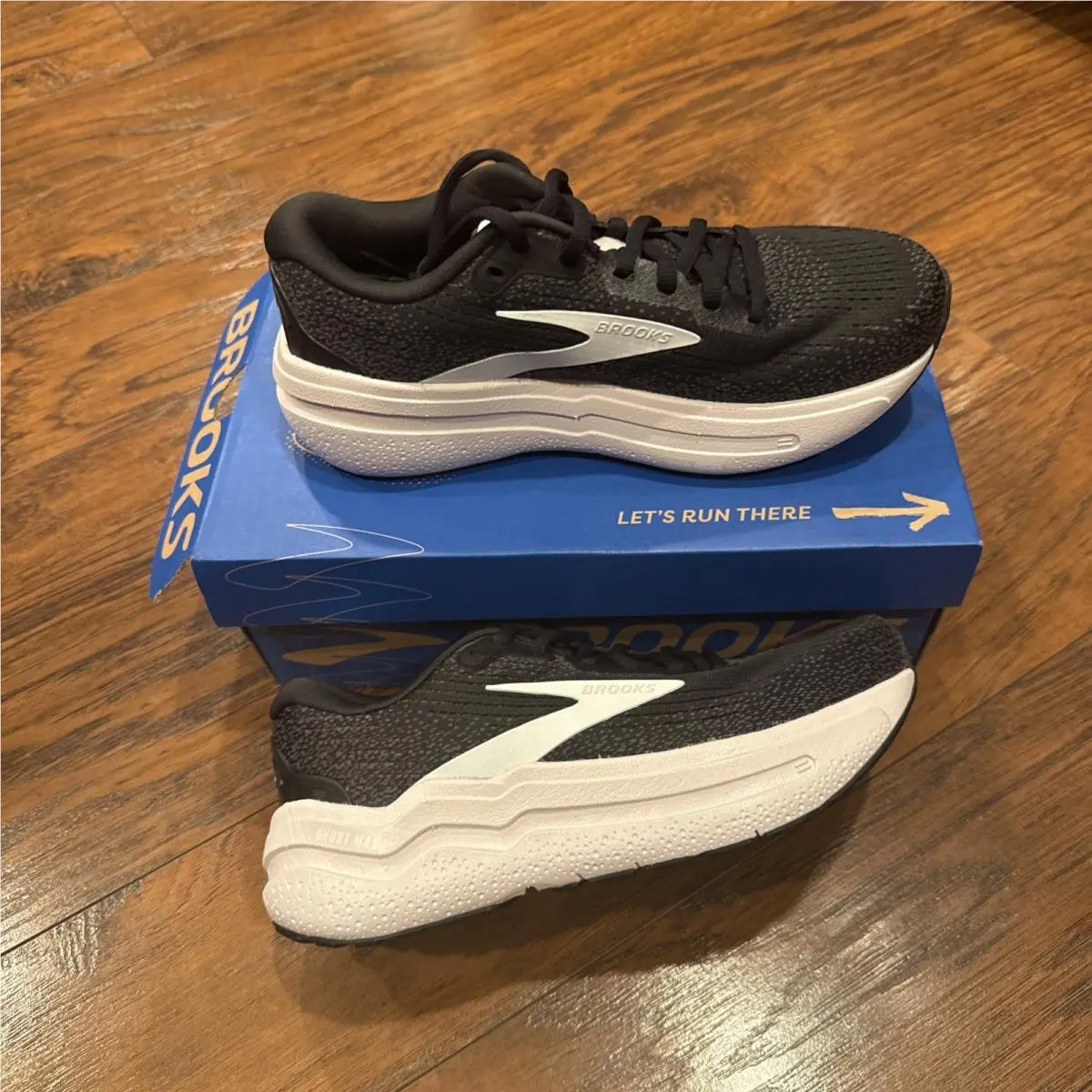 Brooks shoes - Brooks Ghost Max 2 - Ghost Max - 120420 1B 077 - Black / White / Orchid Ice (UPC: 195394592856) 1