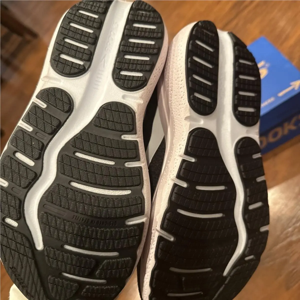 Brooks shoes - Brooks Ghost Max 2 - Ghost Max - 120420 1B 077 - Black / White / Orchid Ice (UPC: 195394592856) 3