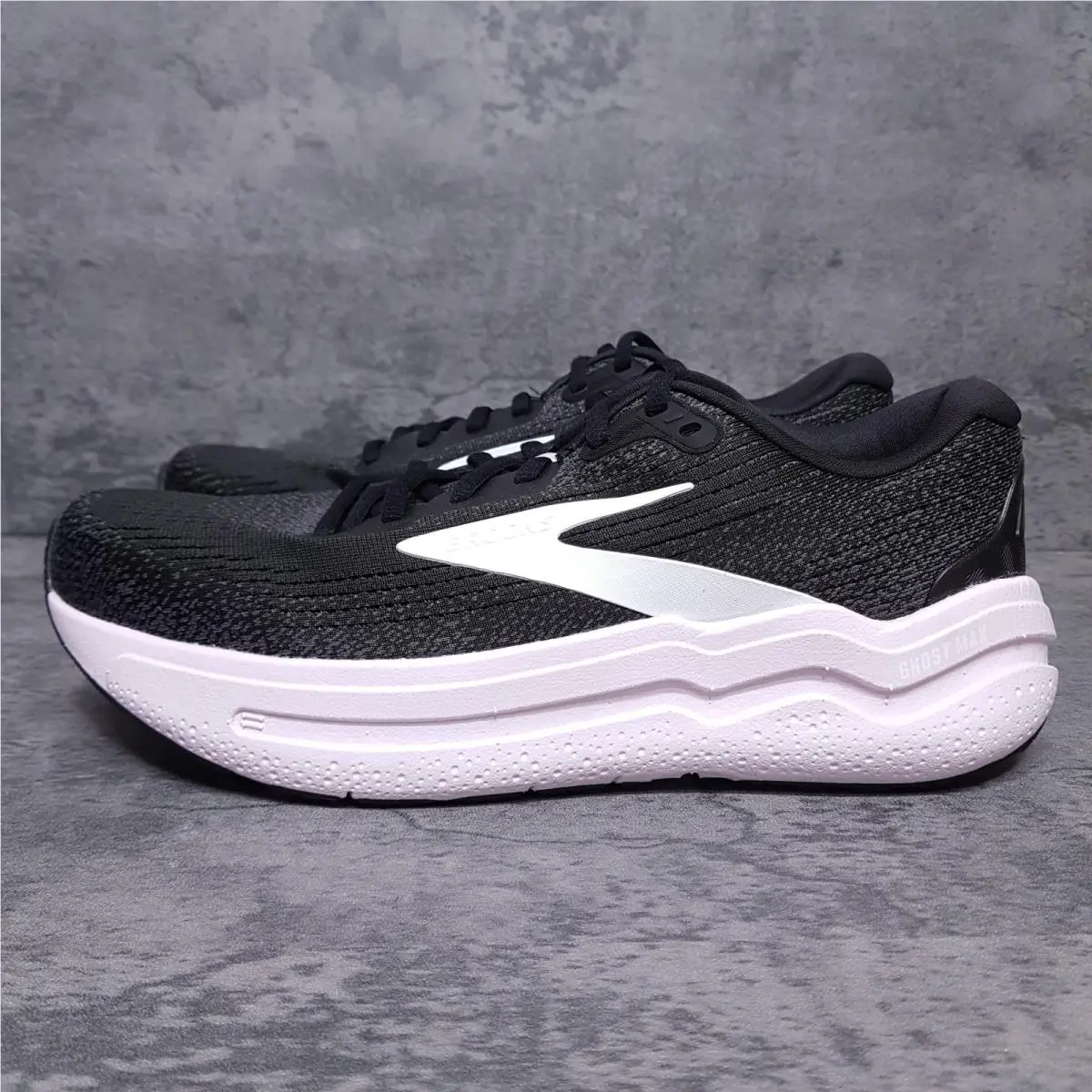 Brooks Ghost Max 2 Running Shoes Womens Size 6.5 B Black White Orchid Ice - Black