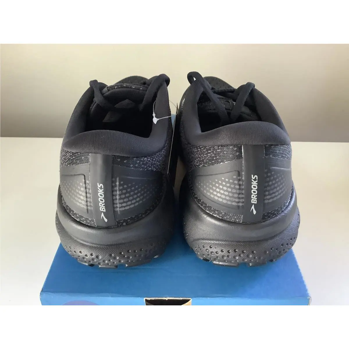 Brooks shoes - Brooks Ghost 16 - Ghost - Black 0