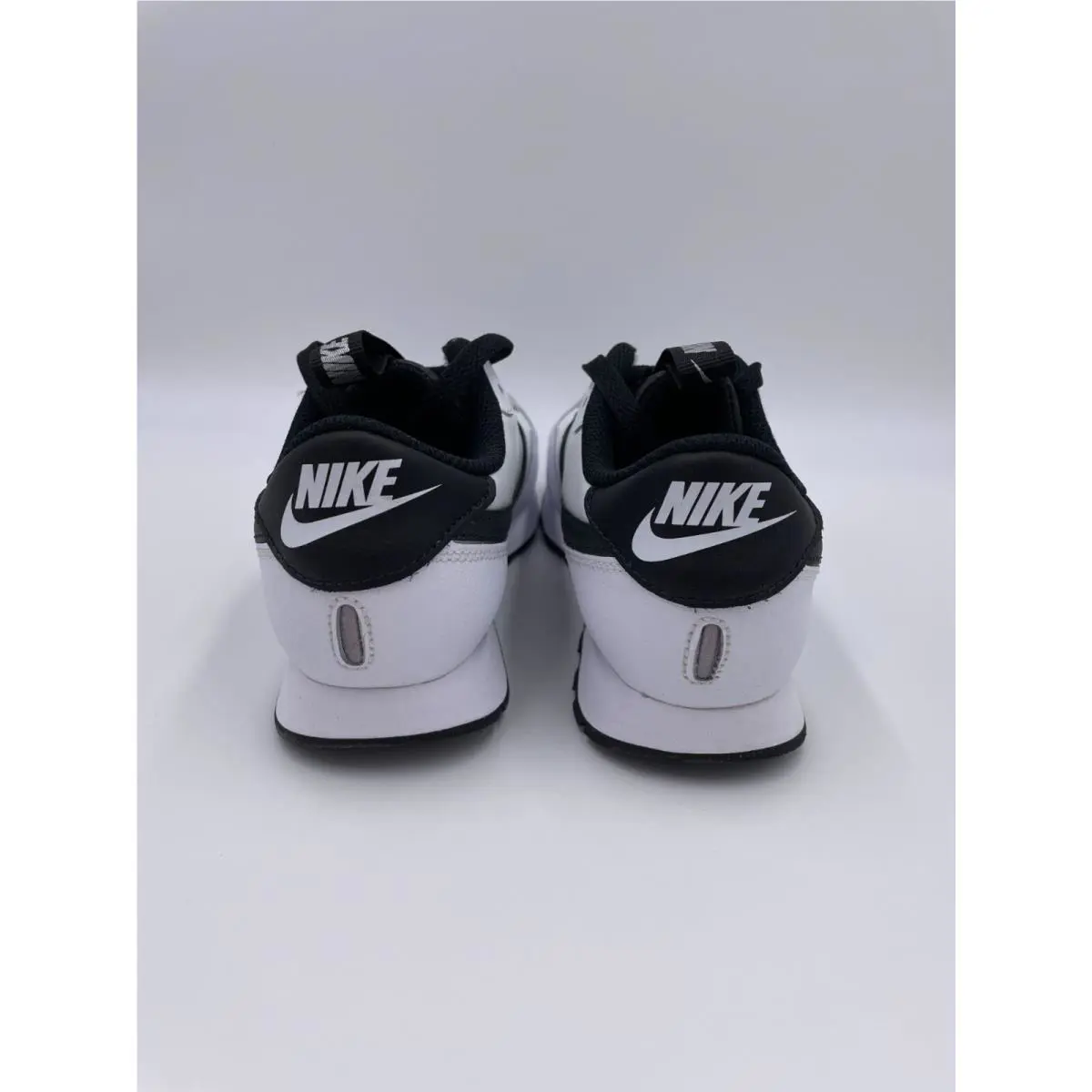 Nike shoes - SE - White 2