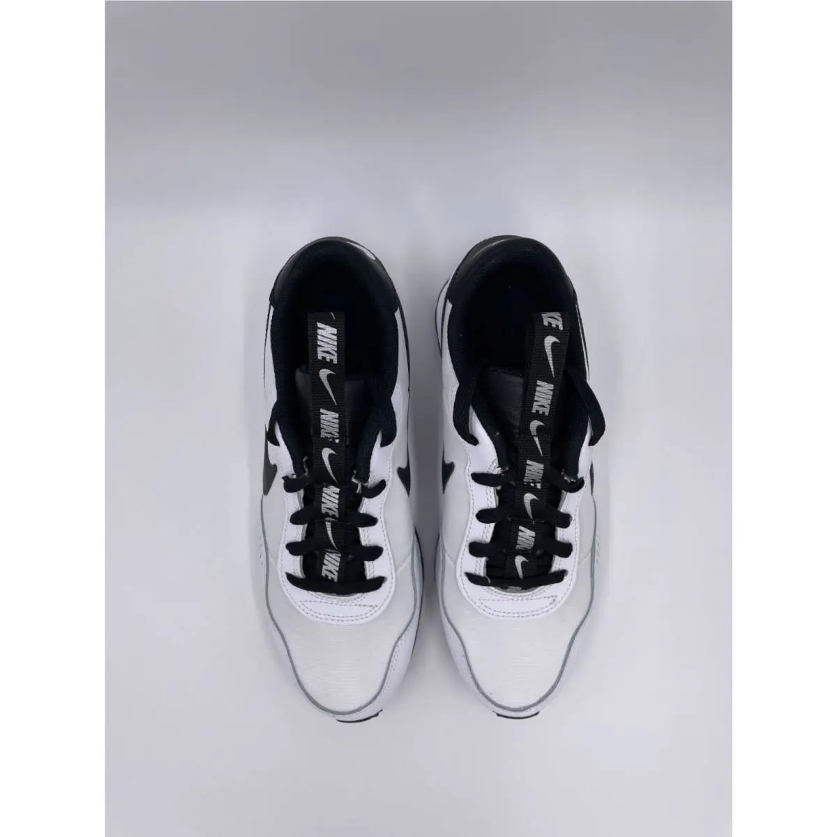 Nike shoes - SE - White 3