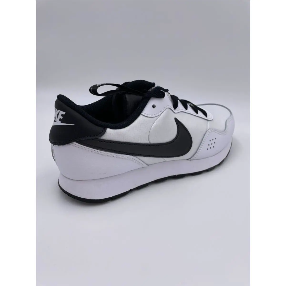 Nike shoes - SE - White 6