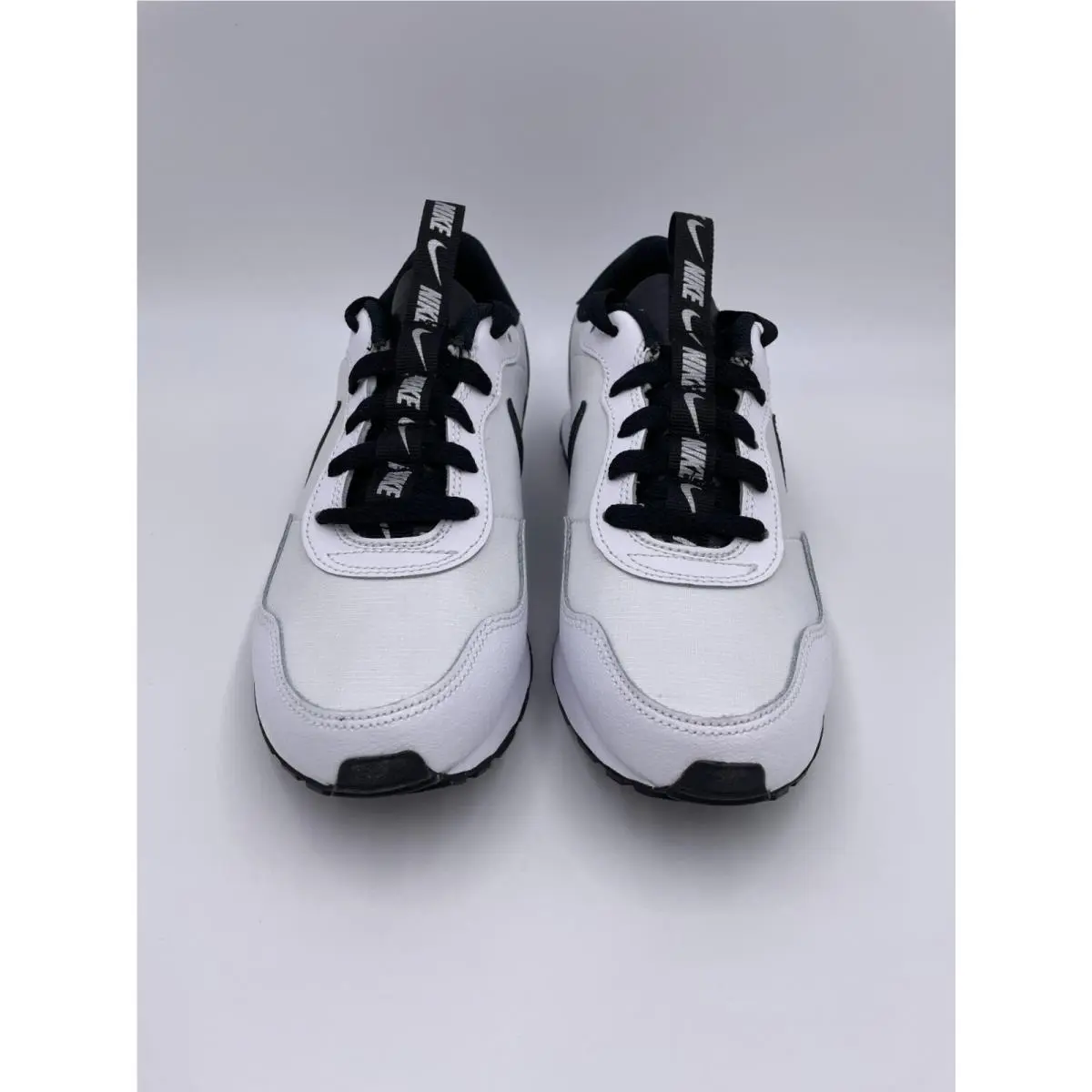 Nike shoes - SE - White 9