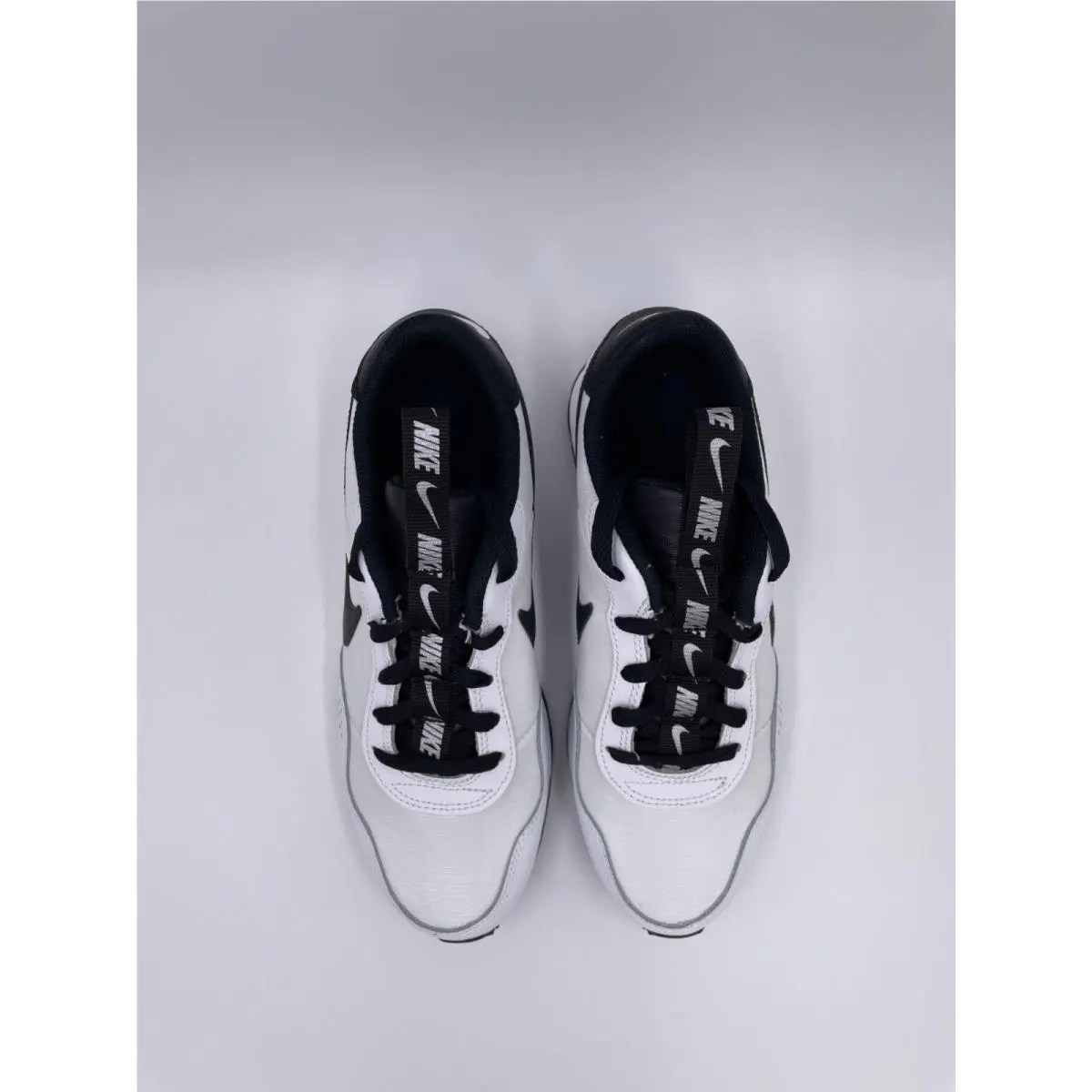 Nike shoes - SE - White 11