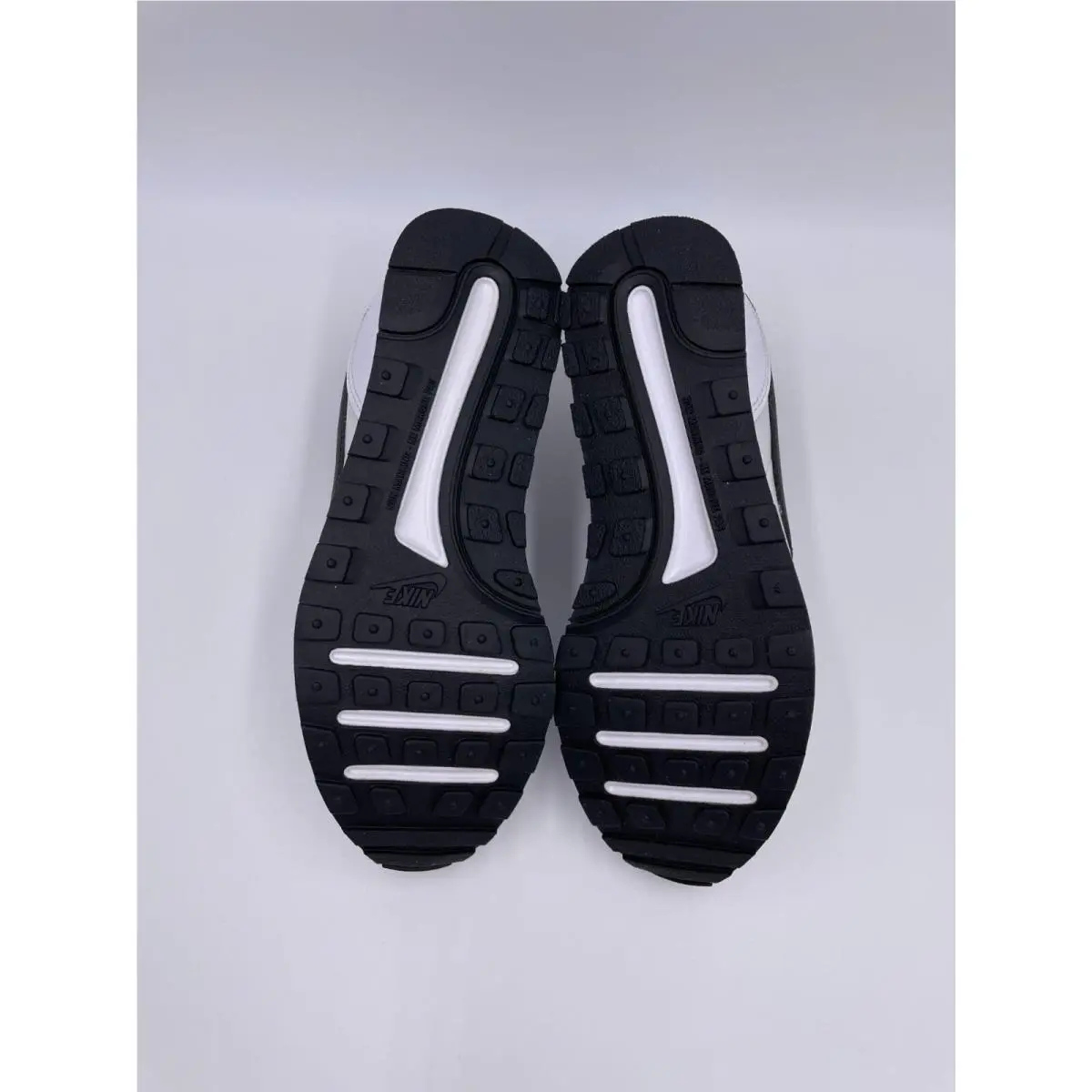 Nike shoes - SE - White 12