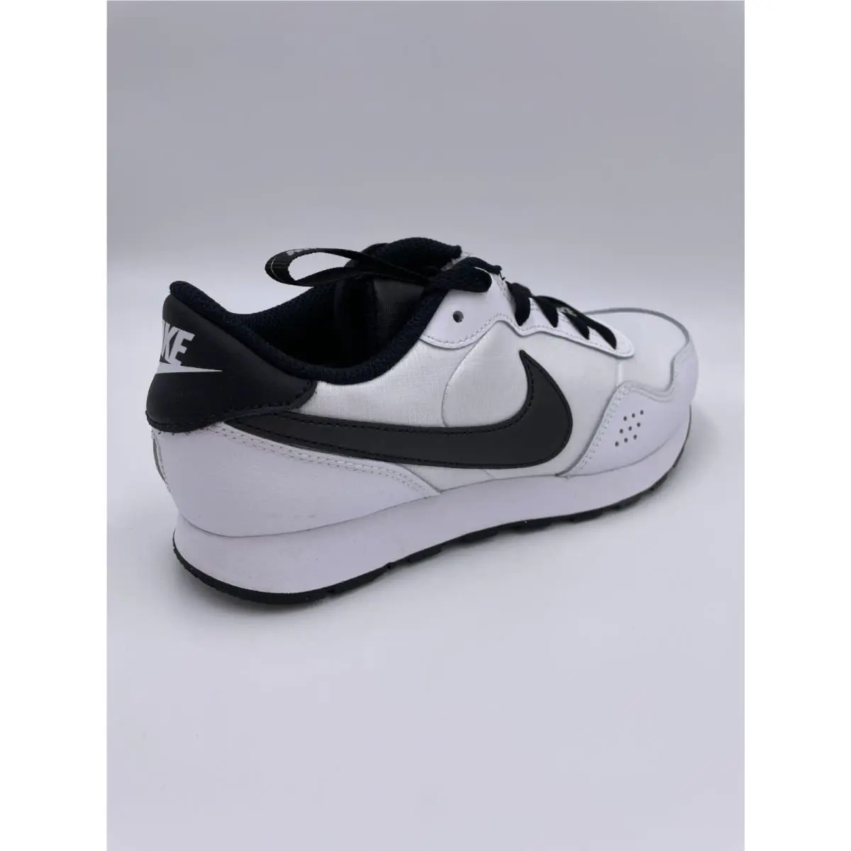 Nike shoes - SE - White 14