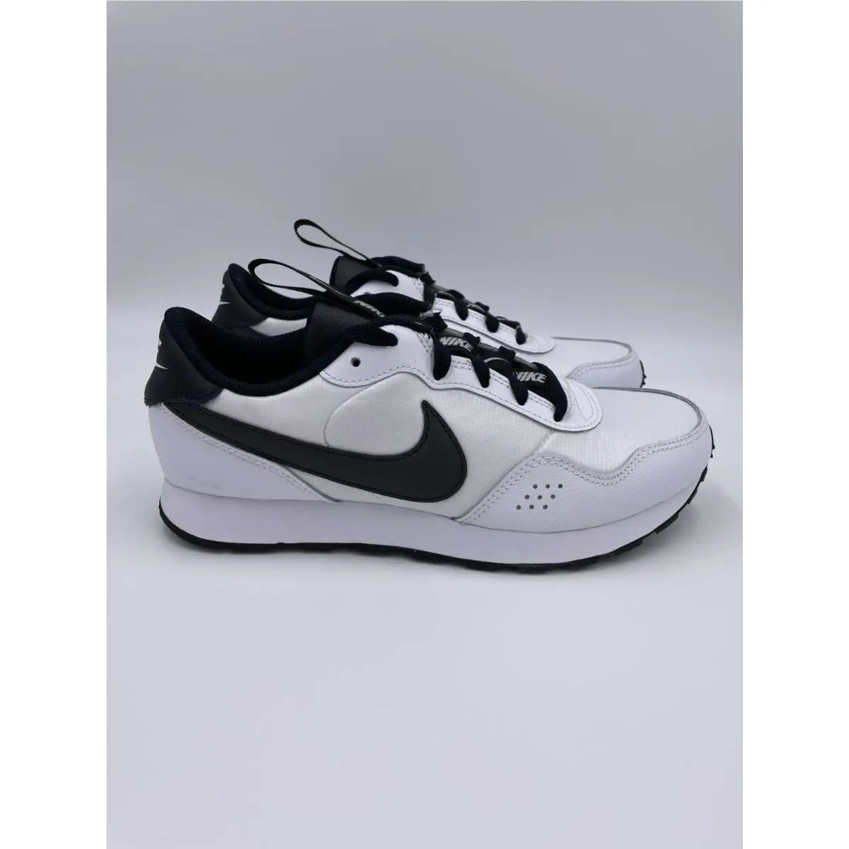 Nike shoes - SE - White 7