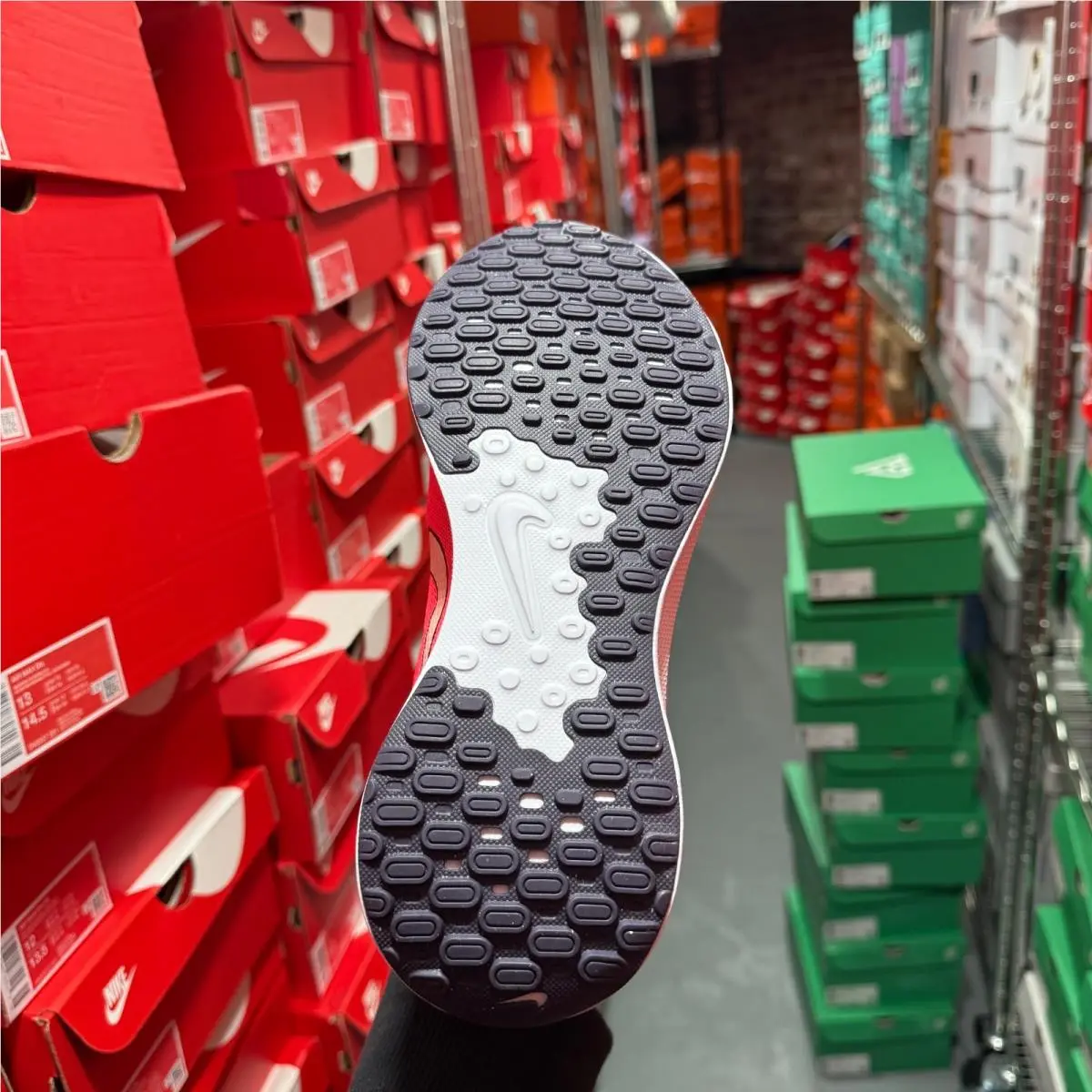 Nike shoes - Nike Revolution 7 - Revolution - hot punch 11