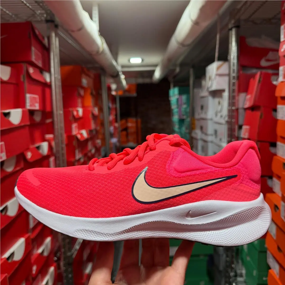 Nike shoes - Nike Revolution 7 - Revolution - hot punch 22