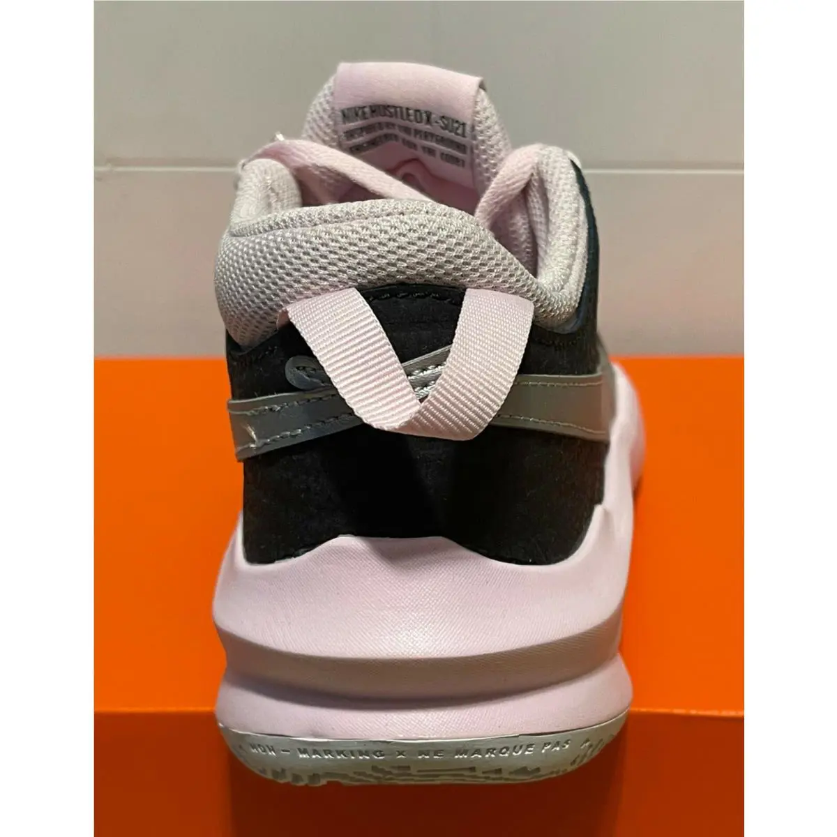 Nike shoes - Nike Team Hustle D 10 - Black/ pink 1