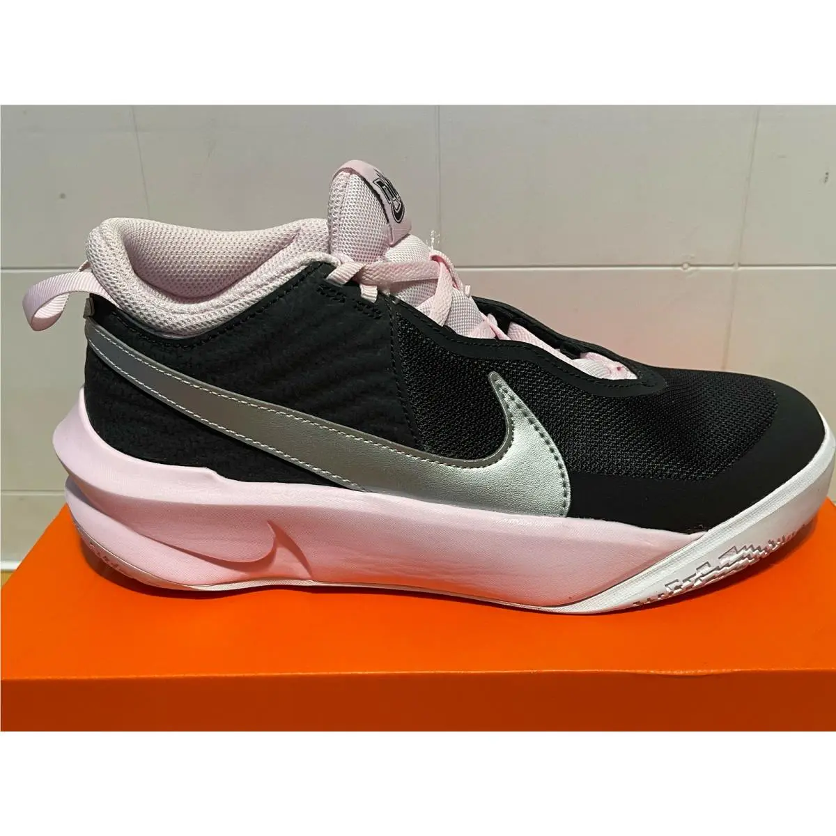 Nike shoes - Nike Team Hustle D 10 - Black/ pink