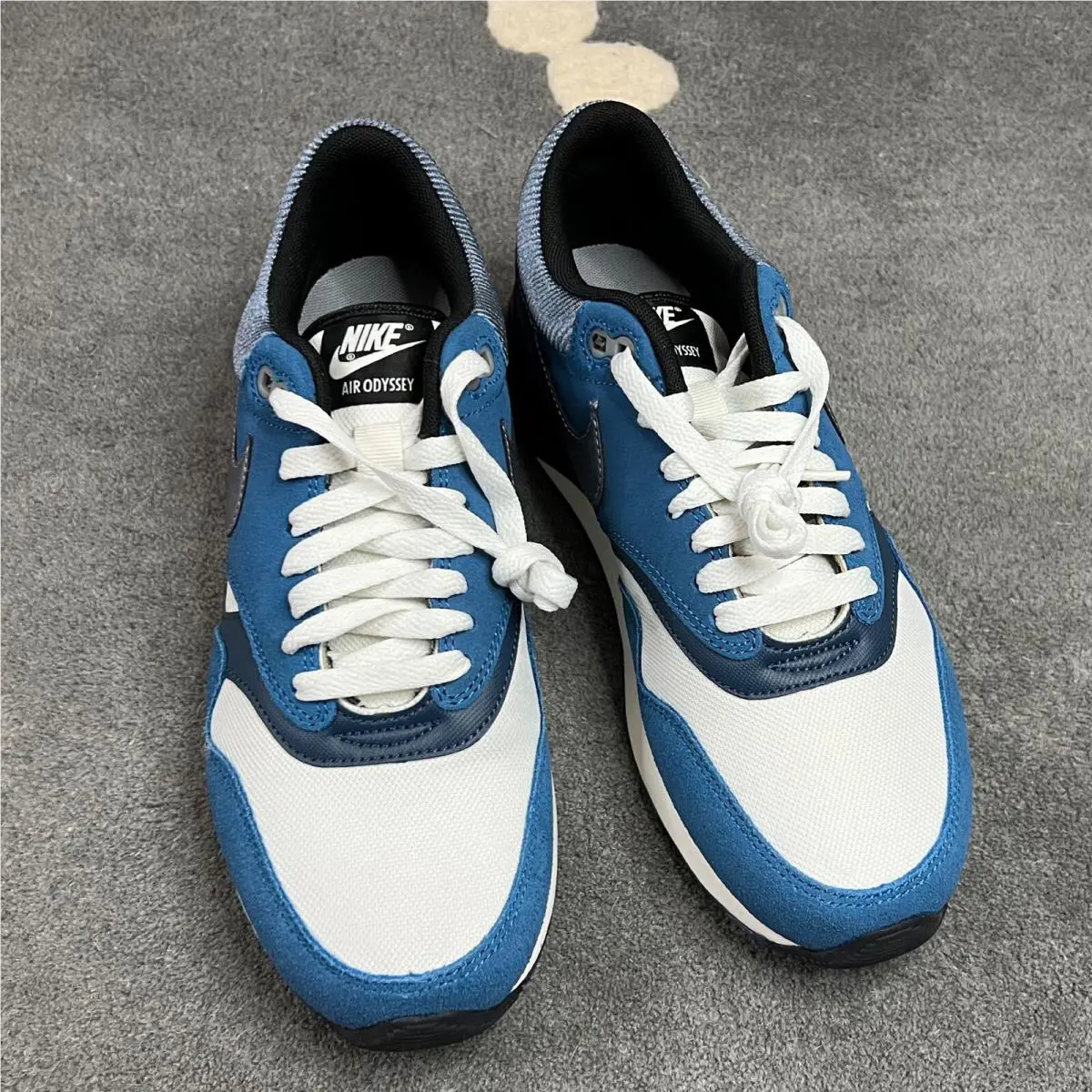 Nike shoes - Nike Air Odyssey - Air Odyssey - Gold (UPC: 887255806089) 2