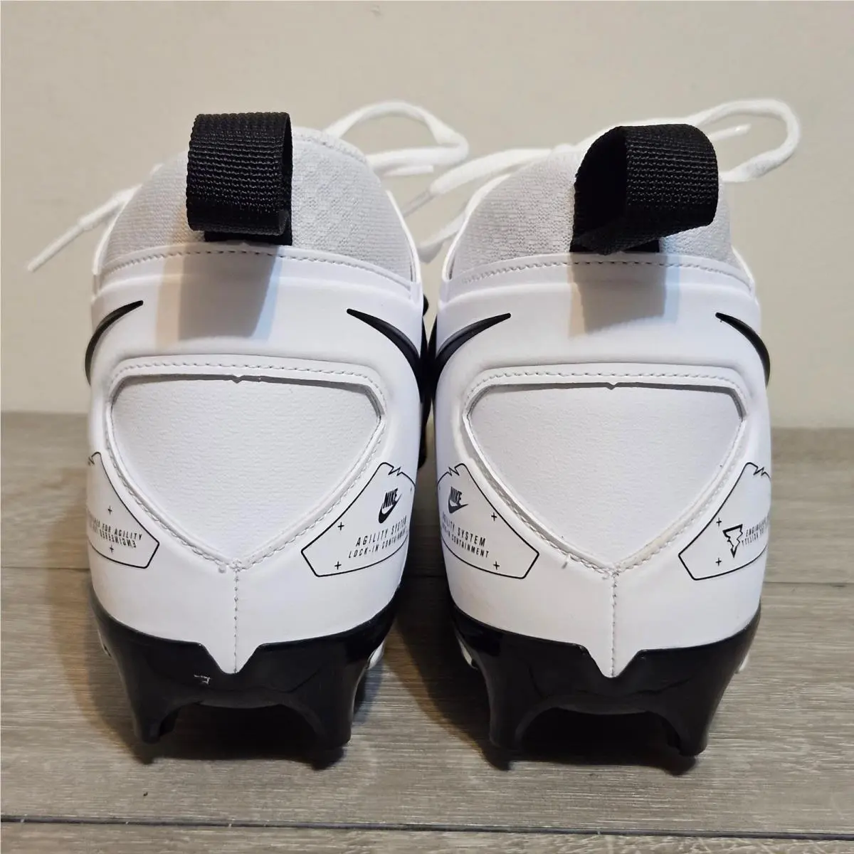 Nike shoes - White 3