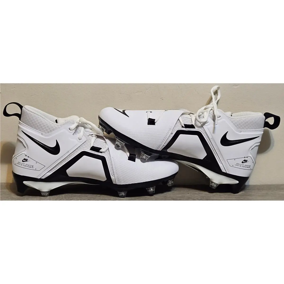 Nike shoes - White 4