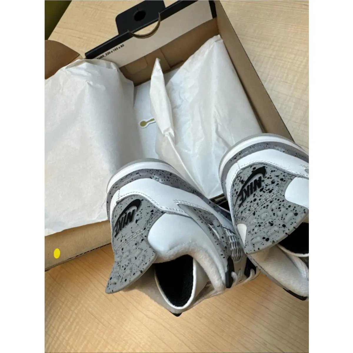 Nike shoes - Air Jordan 4 - Air - White 5