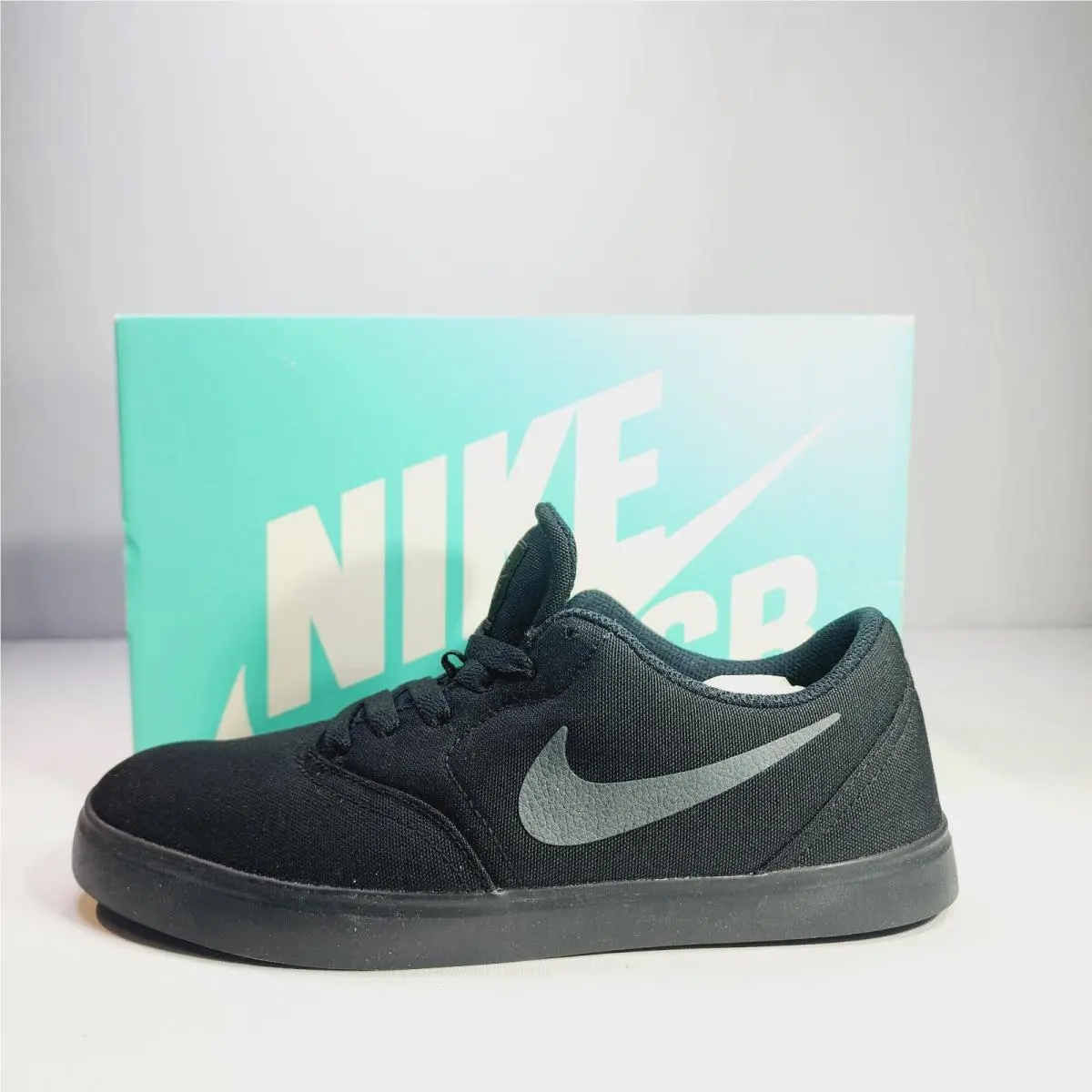 Nike SB Charge Canvas Triple Black Shoes Sneakers Skate Men`s US 7.5
