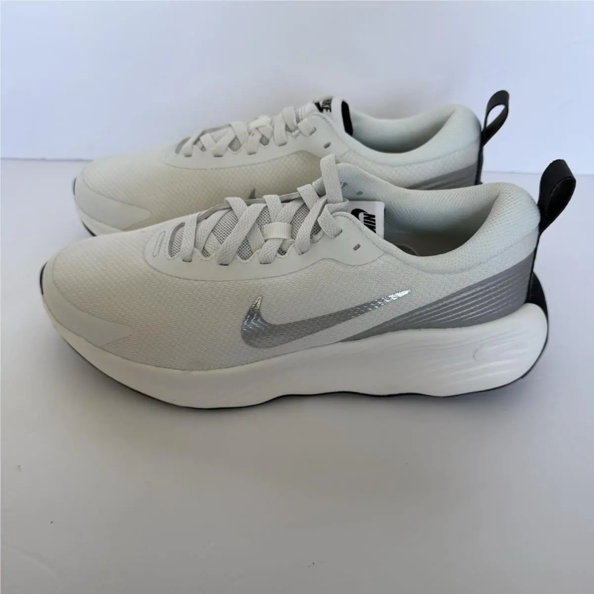 Nike Promina Women`s Size 10 Running Shoes White Gray FZ2093-100 W/box