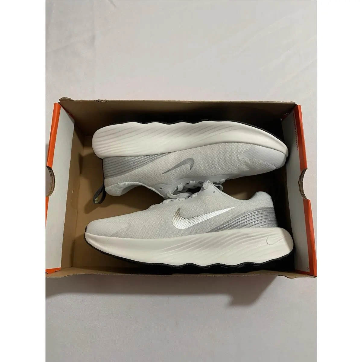 Women’s Size 10 White  Promina Prm Running Shoes FZ2093 100 by Nike