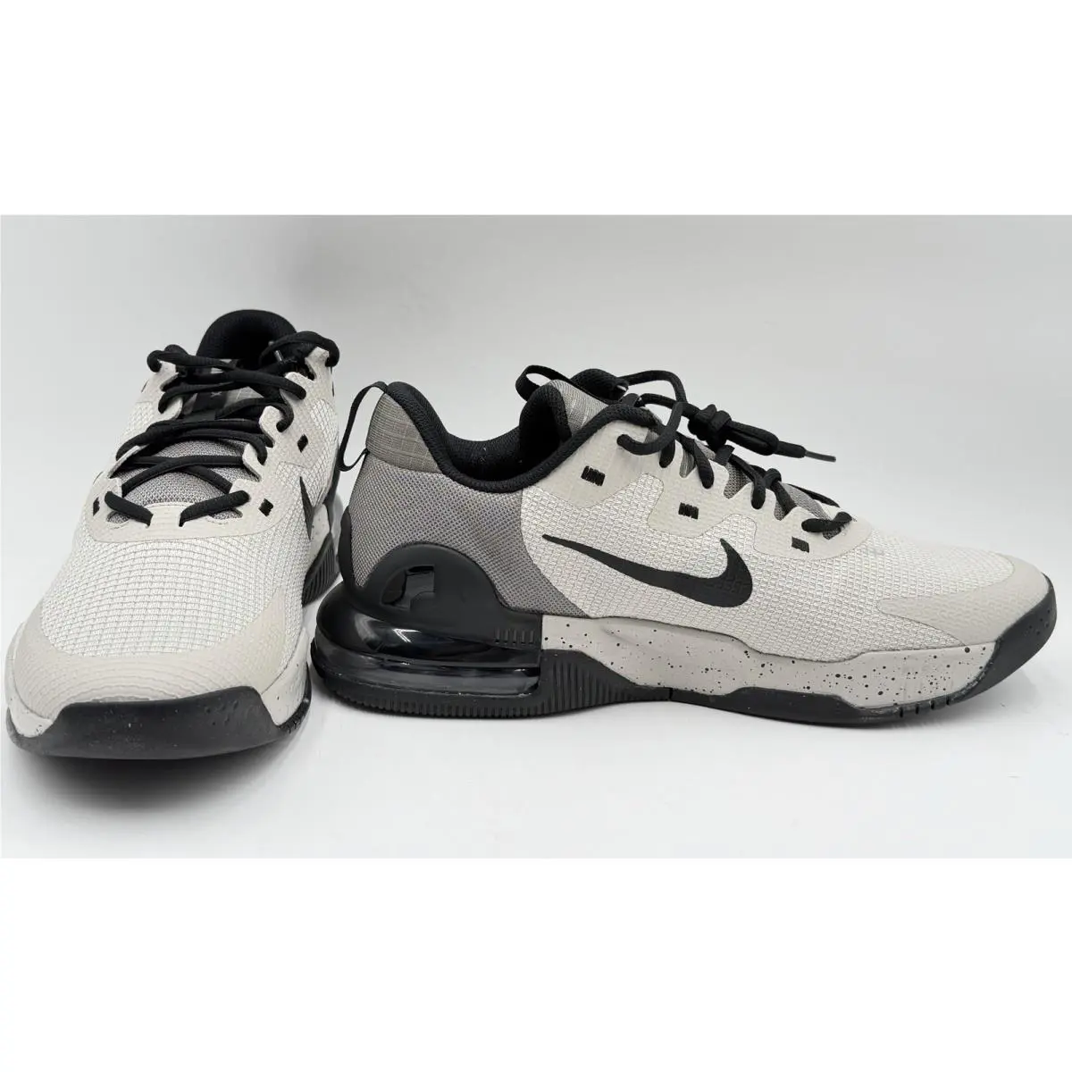 Nike shoes  - black / white 2