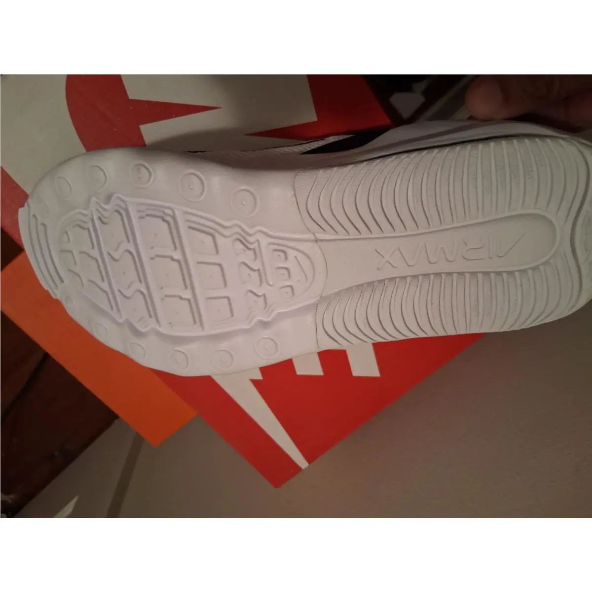 Nike shoes - White 4