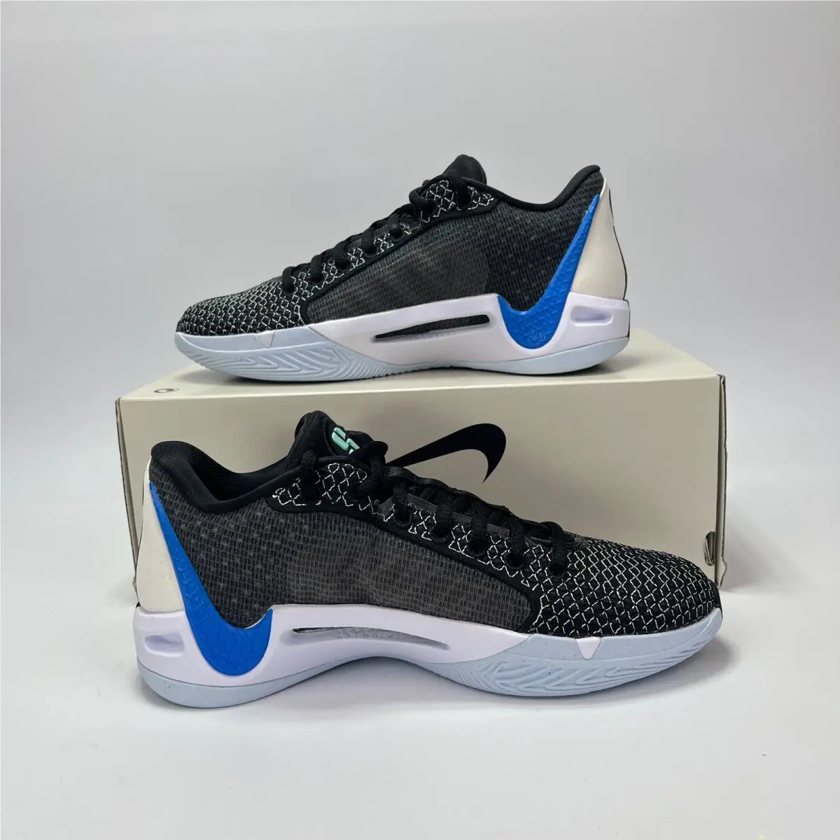 Nike shoes - Black 3