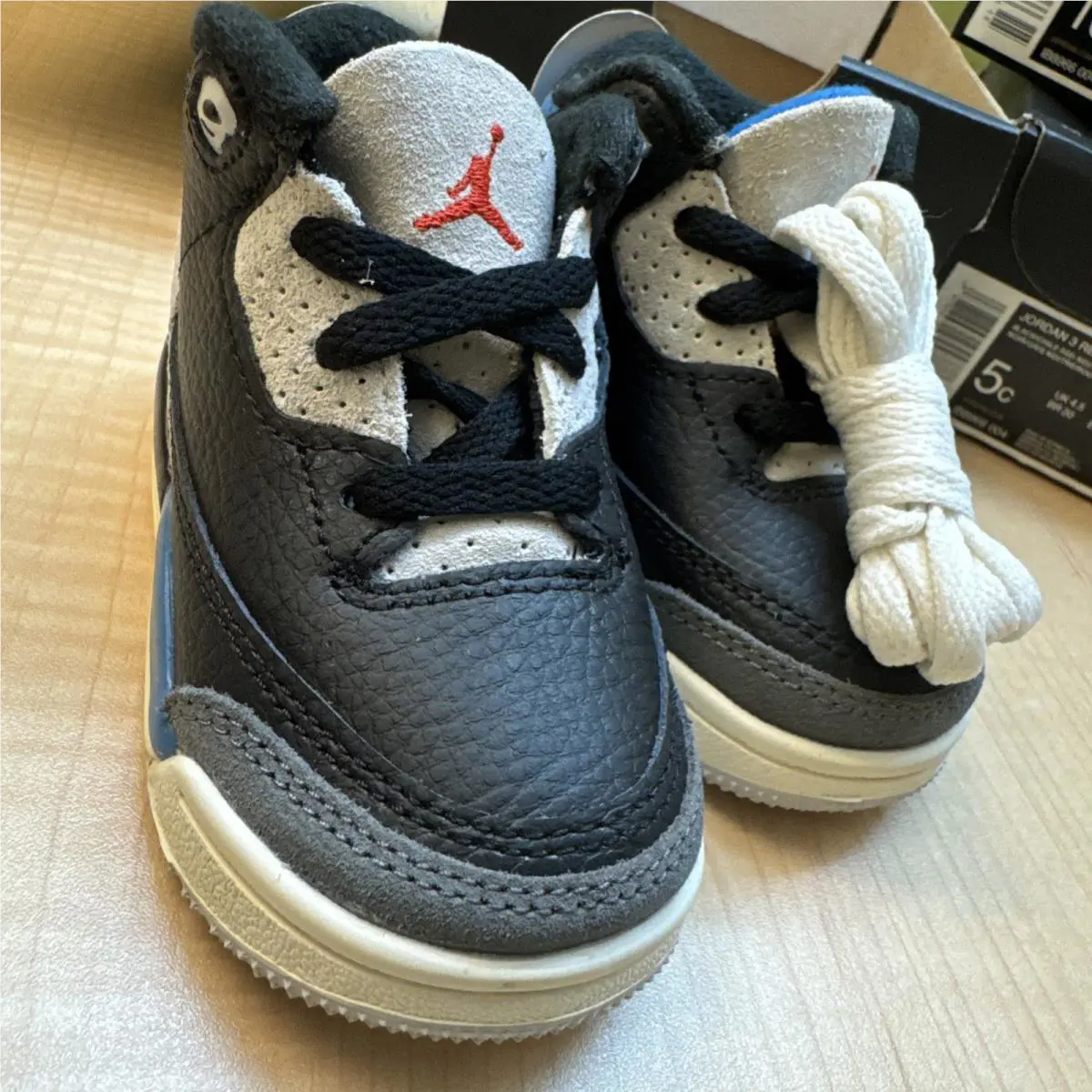 Nike shoes - Air Jordan 3 - Air - Black 3