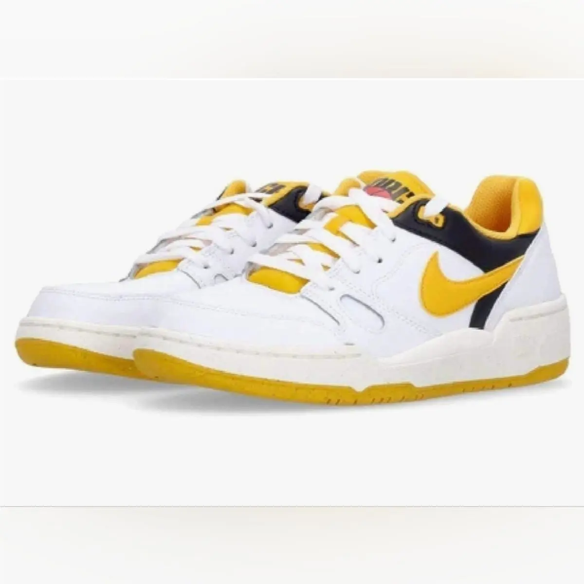 Nike shoes - Gold 0