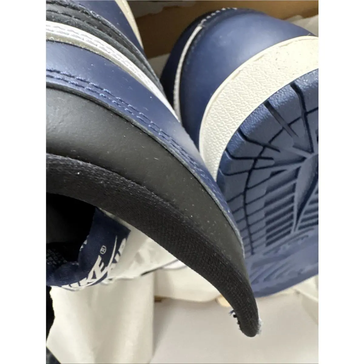Nike shoes - Air Jordan 1 - Air - Blue 2