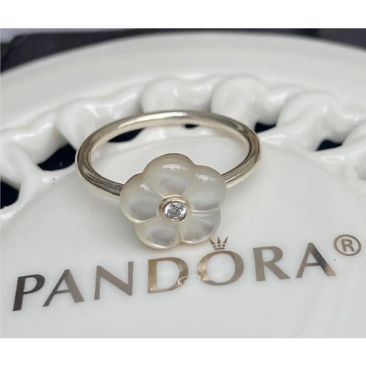 Pandora Luminous Florals Ring 190999MOP