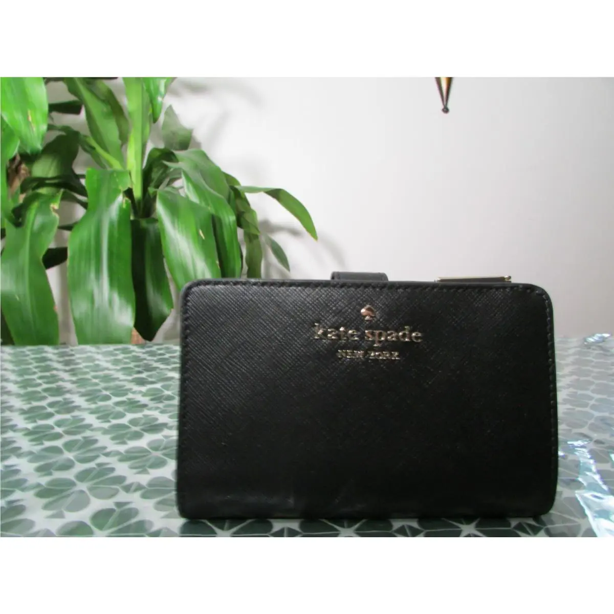 Kate Spade Staci Saffiano Leather Medium Wallet WLR00128 Black or Pink