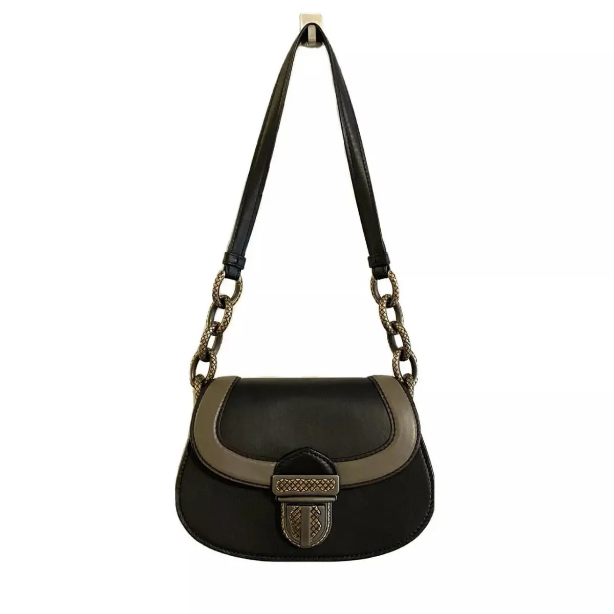 Bottega Veneta Umbria Chain Saddle Bag Purse Black Leather