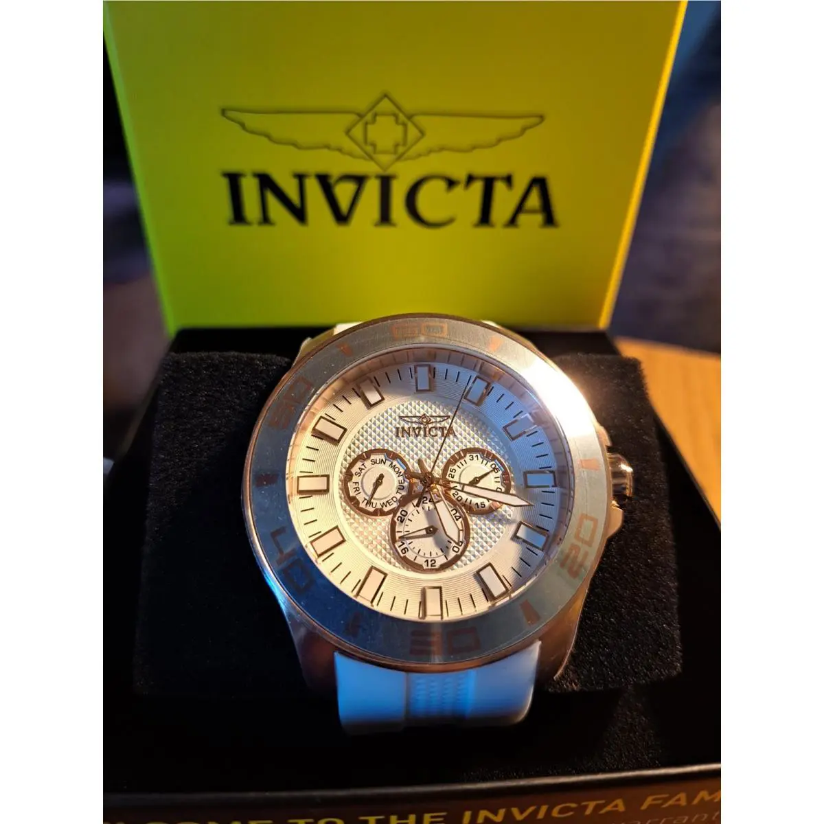 Invicta Pro Diver Impact Men`s Watch 30111 50mm Rose Gold White Silicone Band