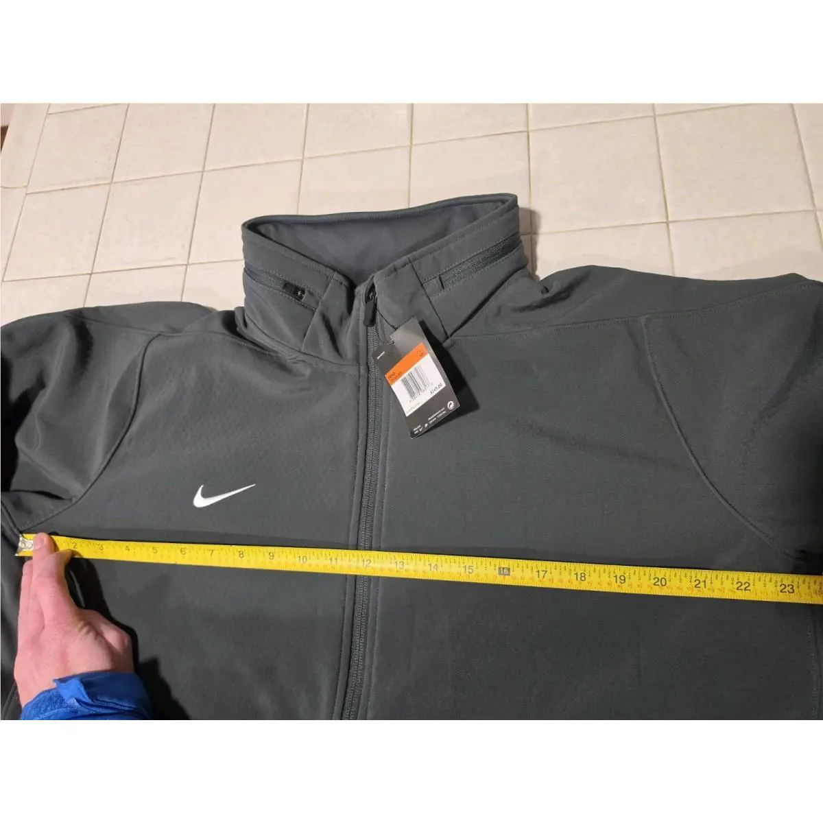 Nike clothing - Nike Therma-Sphere Hooded Jacket - Hooded Jacket - 658084060 - Gray (UPC: 0888408983169) 3