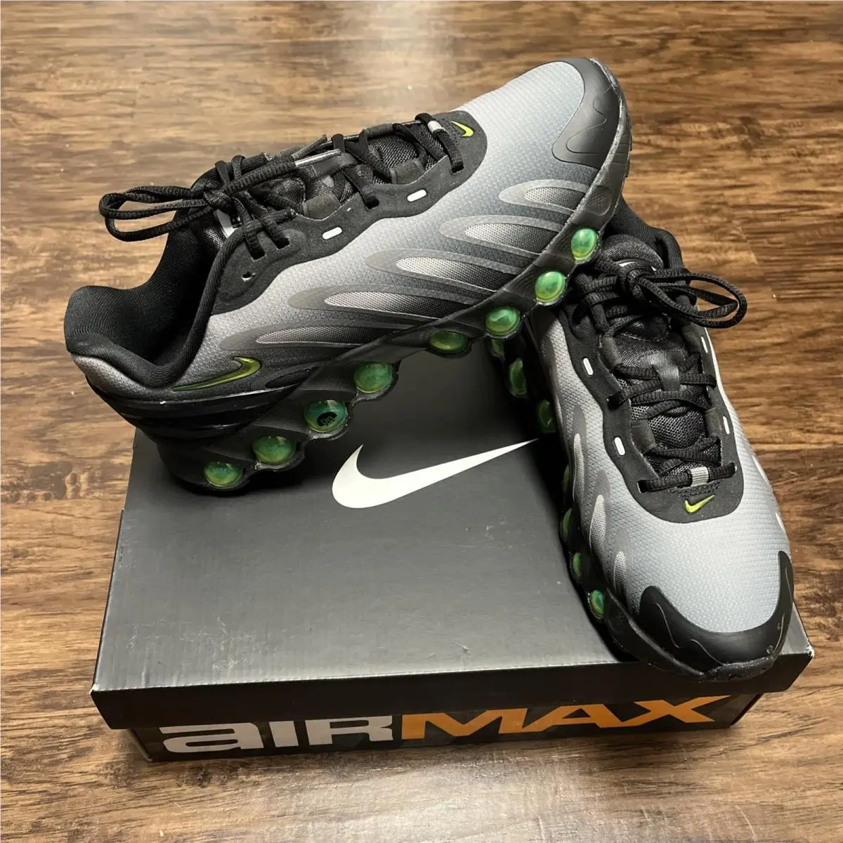 Men’s Air Max DN8 Black/volt-lt Smoke Grey-black Size 8.5 by Nike