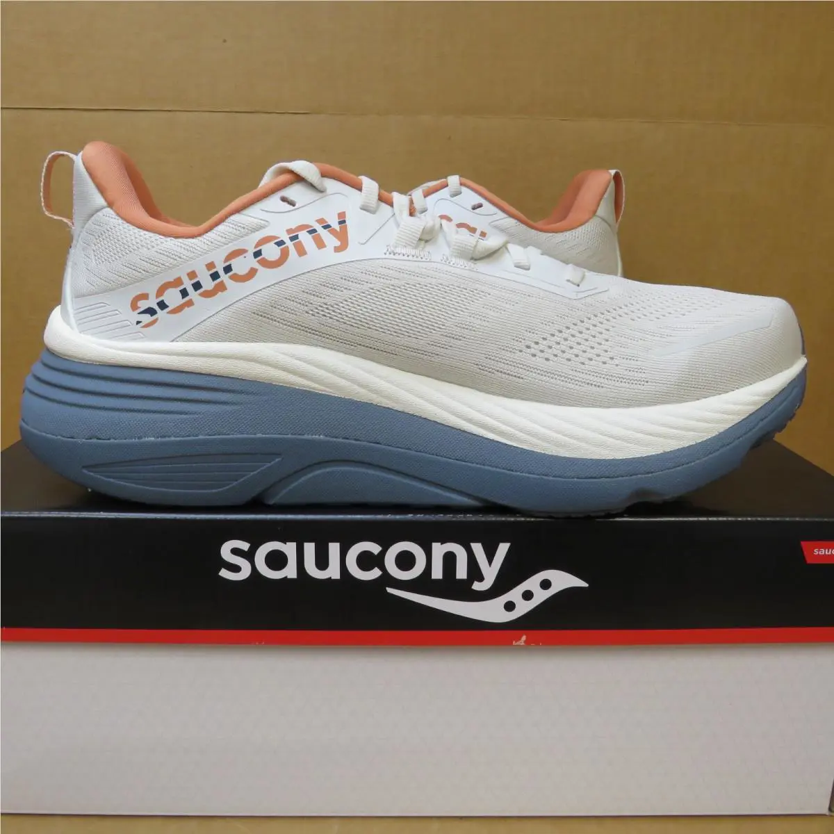 Saucony shoes - Hurricane v24 - Hurricane - Mostly White 11