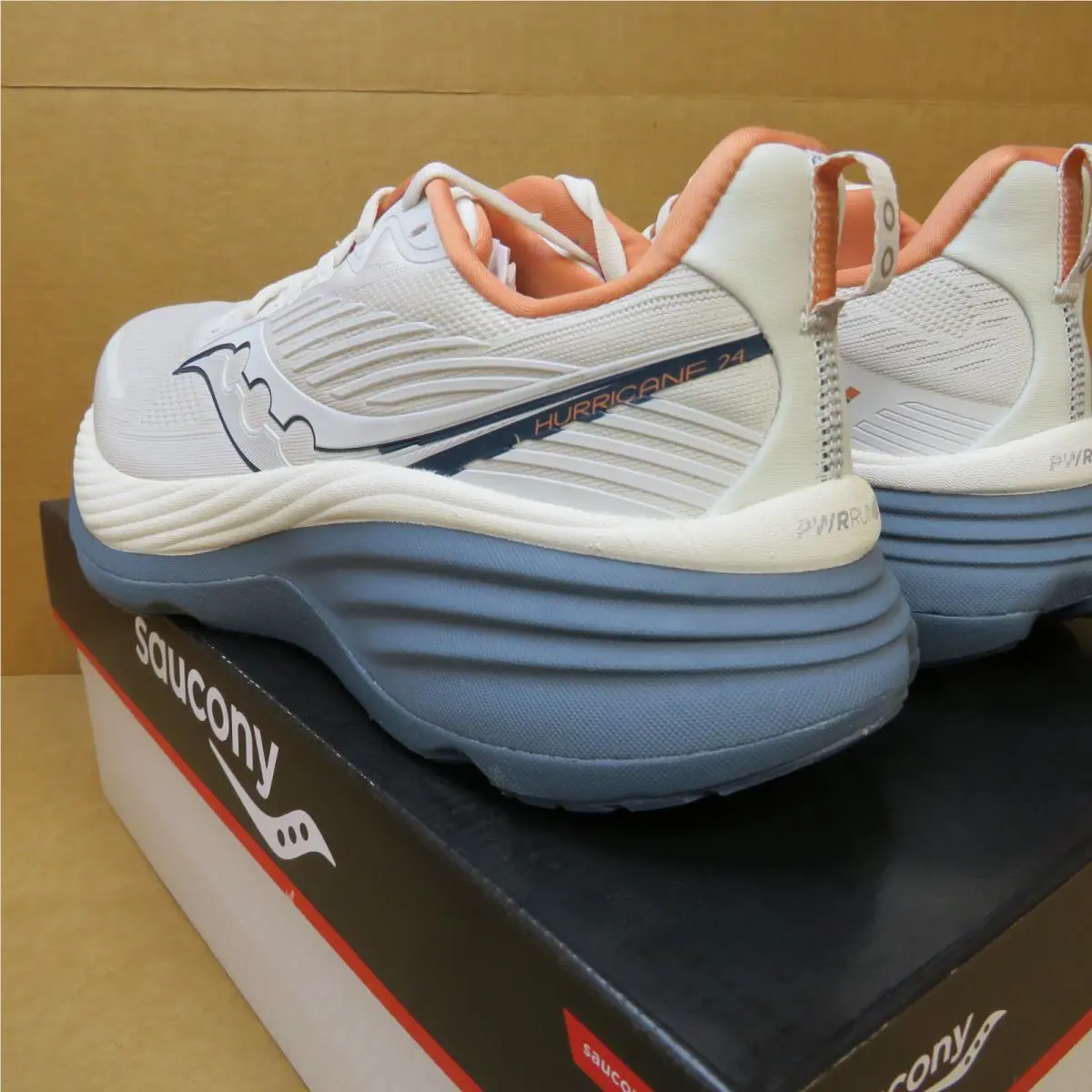 Saucony shoes - Hurricane v24 - Hurricane - Mostly White 4