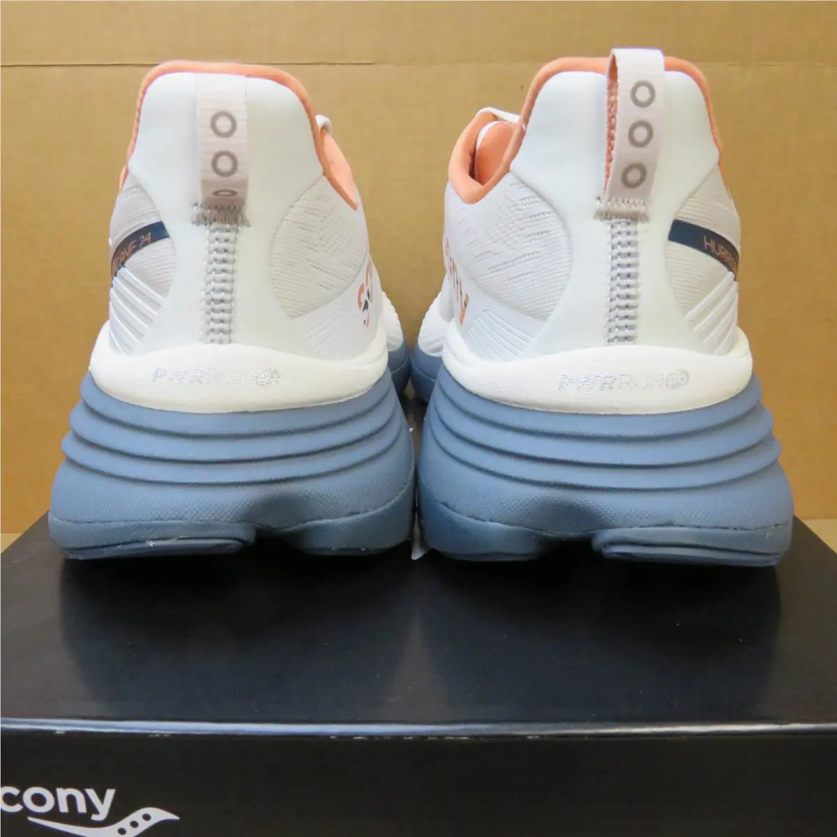 Saucony shoes - Hurricane v24 - Hurricane - Mostly White 5