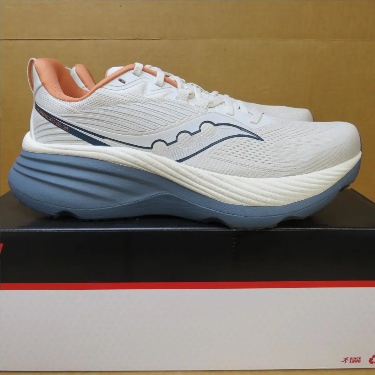 Saucony shoes - Hurricane v24 - Hurricane - Mostly White 7