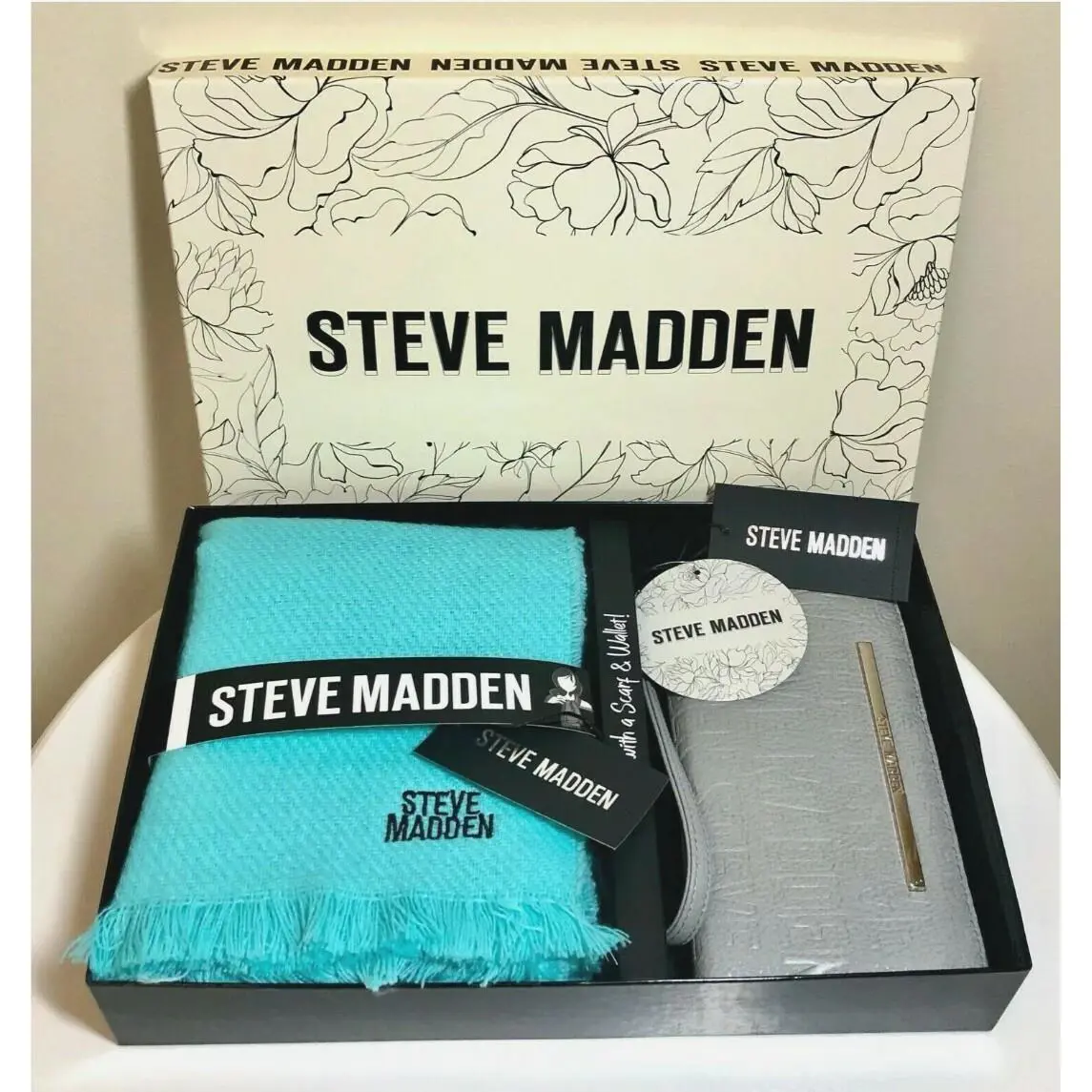 Steve Madden 2 Piece Scarf Wallet/wristlet Set Turquoise/gray Nwt. Retail