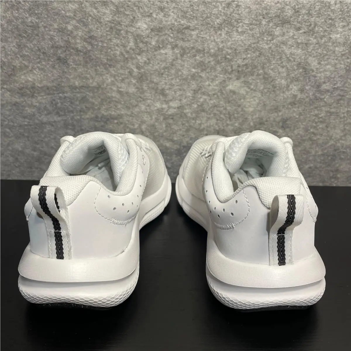 Under Armour shoes - Under Armour Charged Assert 10 - 3026179-104 - White 6