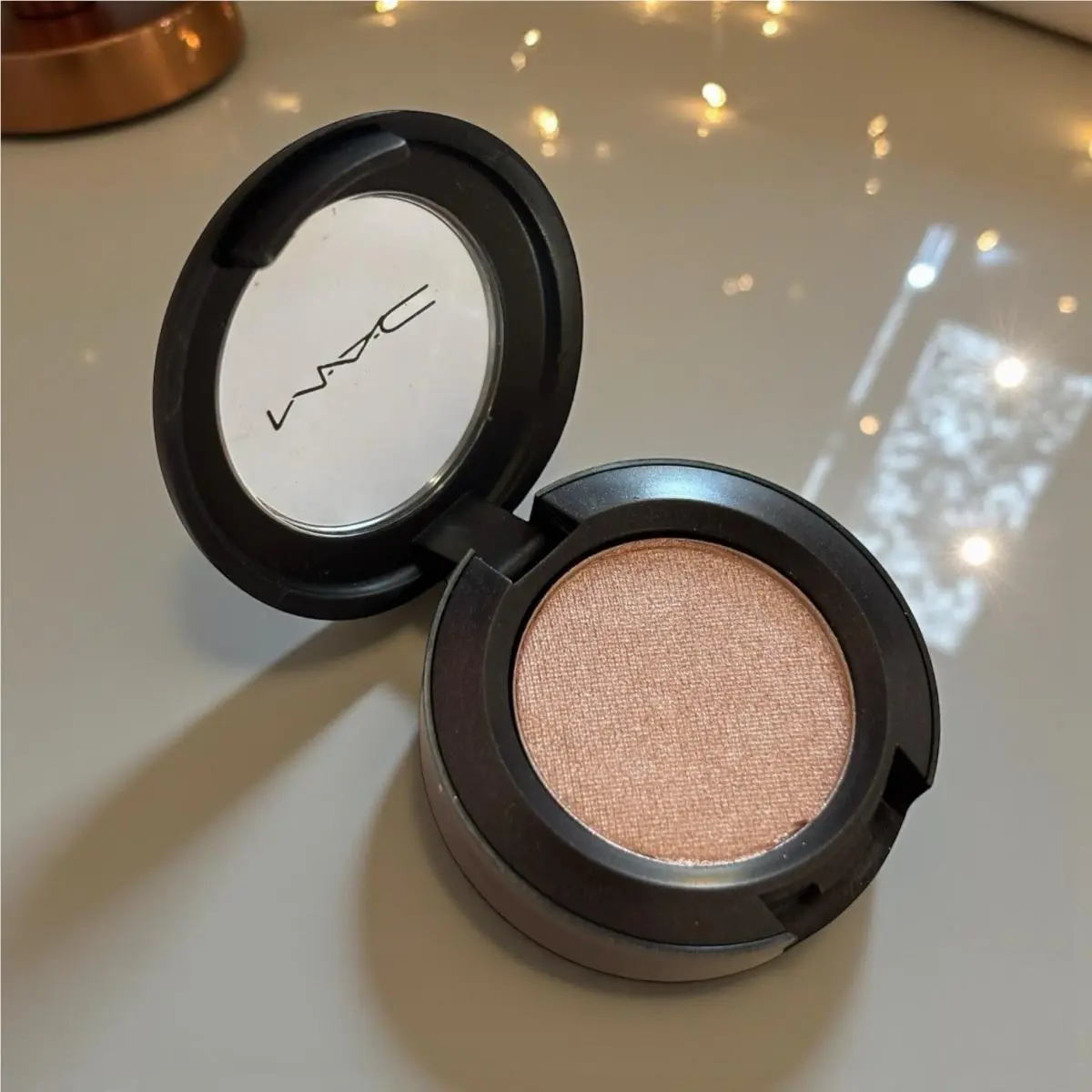 Mac Eye Shadow Powder Single Grand Entrance Starflash 0.05oz / 1.5g Full Size by MAC Cosmetics