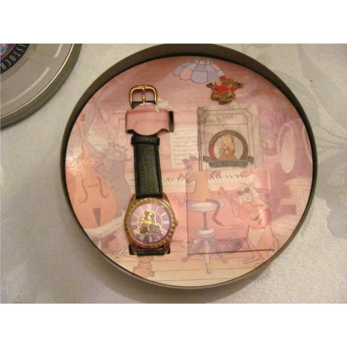 Fossil Watch Disney Aristocats with Pin and Decorative Tin Limited Edition